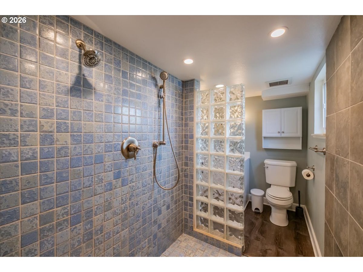 1905 Southeast Division Street Portland, OR 97214 - Photo 30 of 47