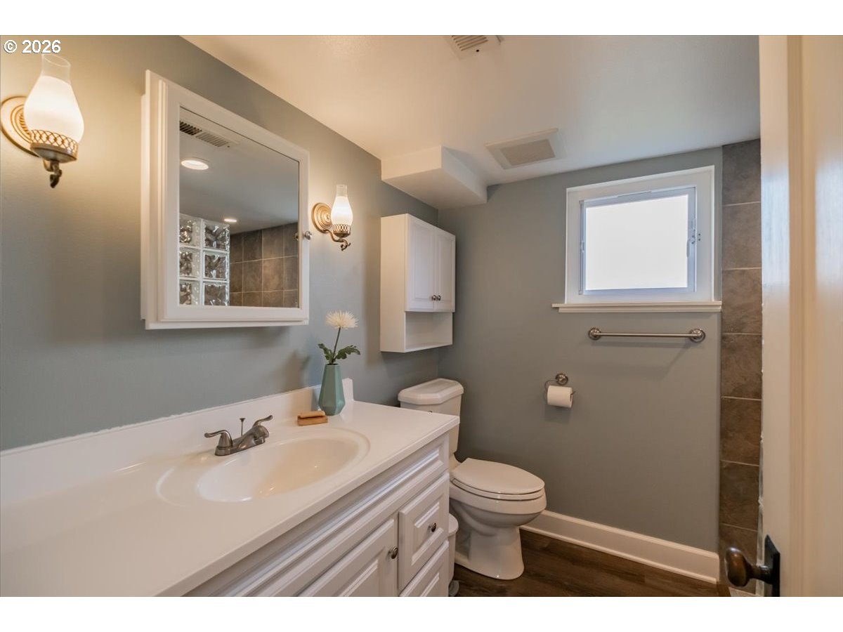 1905 Southeast Division Street Portland, OR 97214 - Photo 33 of 47