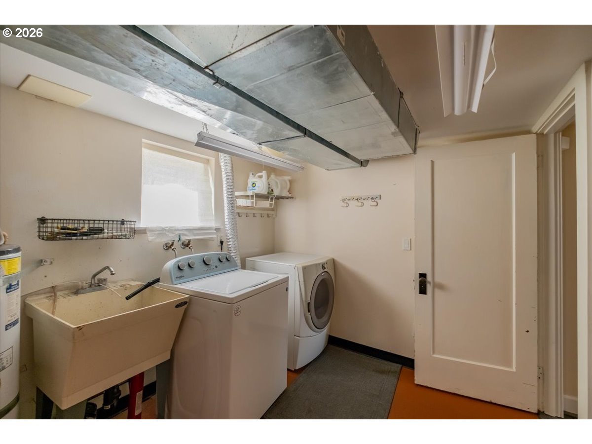 1905 Southeast Division Street Portland, OR 97214 - Photo 38 of 47