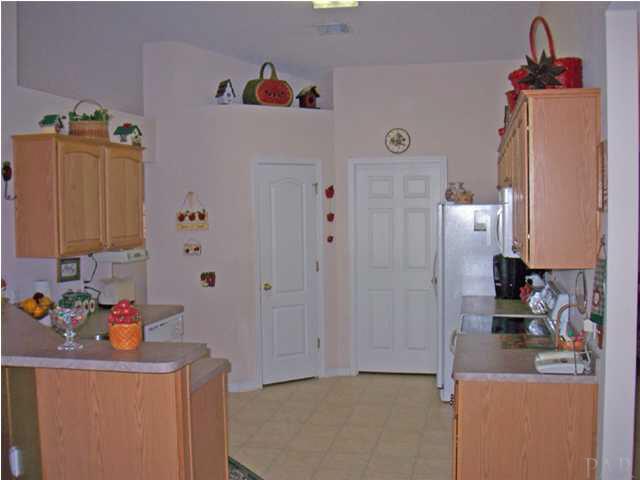 7097 Woodside Road Pensacola, FL 32526 - Photo 2 of 22 Kitchen