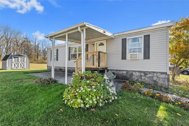 $74,900 | 423 Mountain Ash, Hopewell, NY 14424