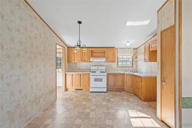 $74,900 | 423 Mountain Ash, Hopewell, NY 14424