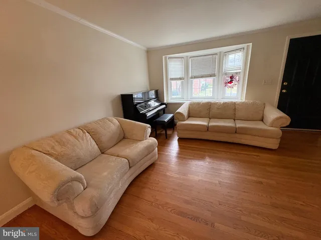 $2,700 | 146 Dumbarton Road, Baltimore, MD 21212