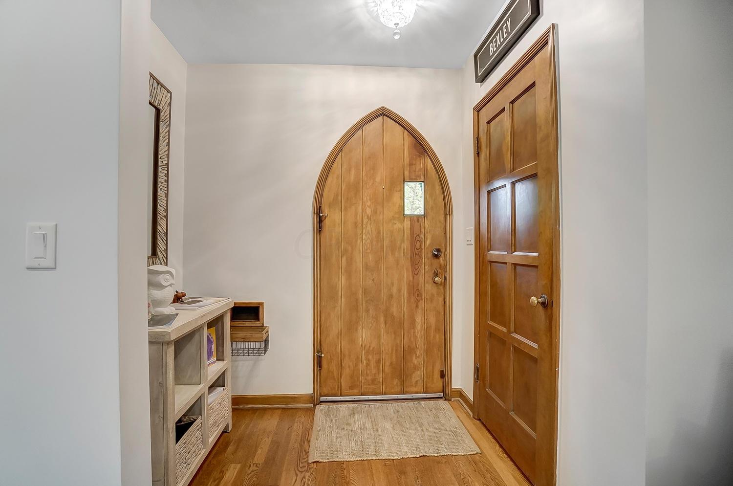2765 Bexley Park Road Columbus, OH 43209 - Photo 3 of 69