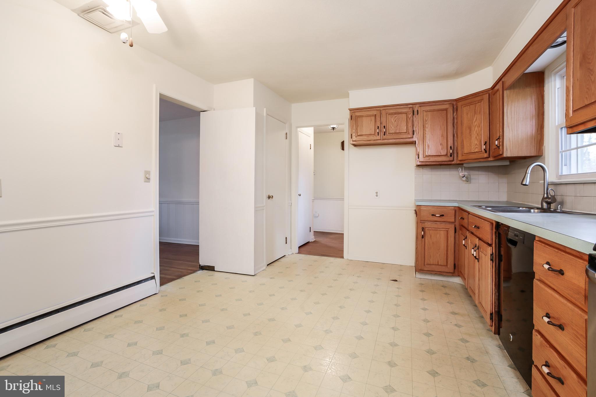 855 Contention Lane Berwyn, PA 19312 - Photo 12 of 33 Kitchen