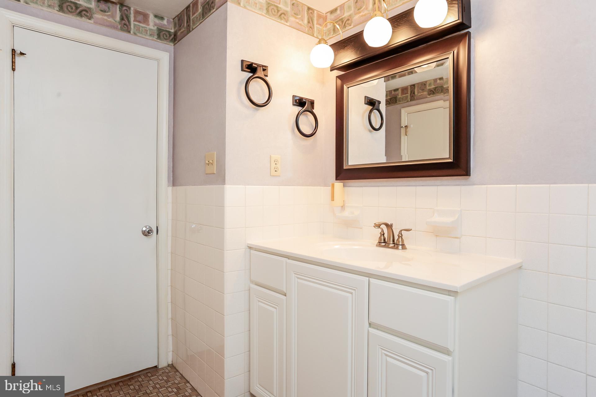 855 Contention Lane Berwyn, PA 19312 - Photo 23 of 33 Master Bath