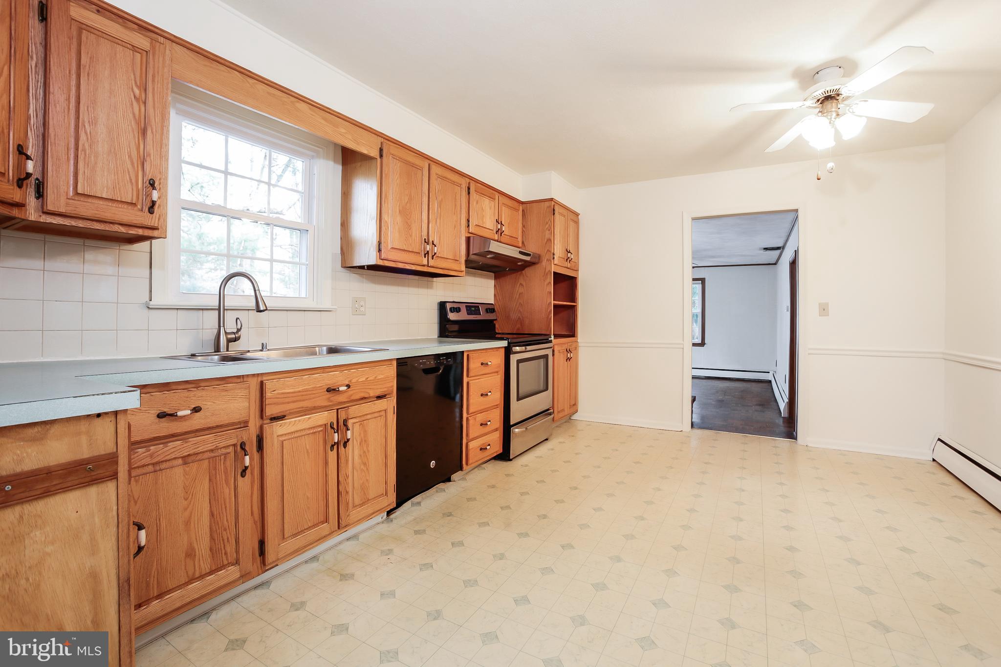 855 Contention Lane Berwyn, PA 19312 - Photo 10 of 33 Kitchen