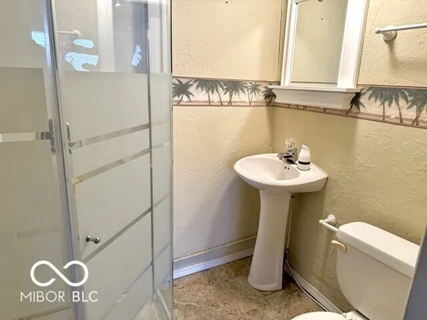 $77,500 | 320 Bundy Avenue, New Castle, IN 47362