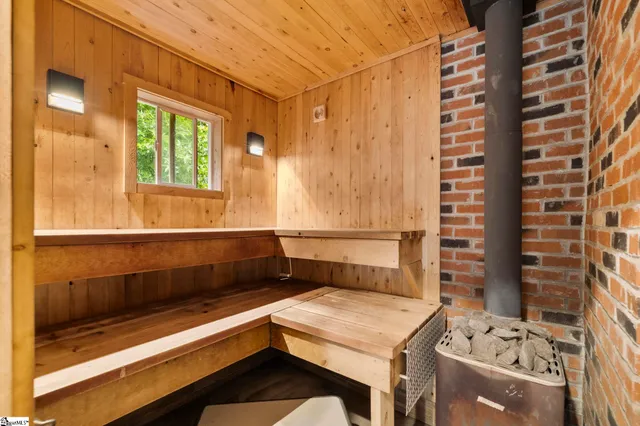 $839,900 | 814 Campobello-Gramling School Road, Campobello, SC 29322