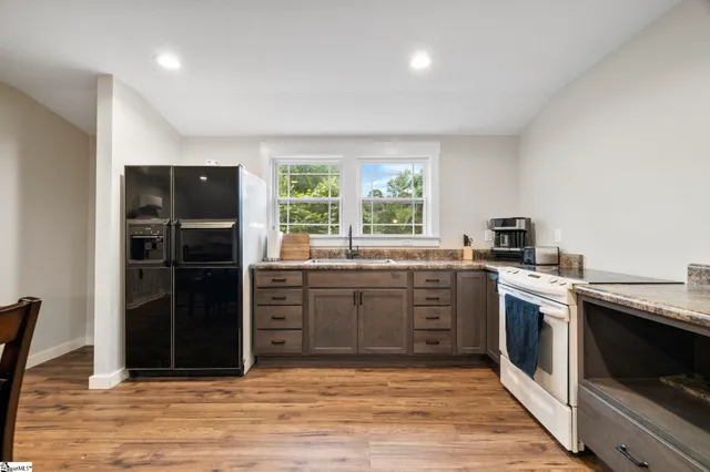 $839,900 | 814 Campobello-Gramling School Road, Campobello, SC 29322