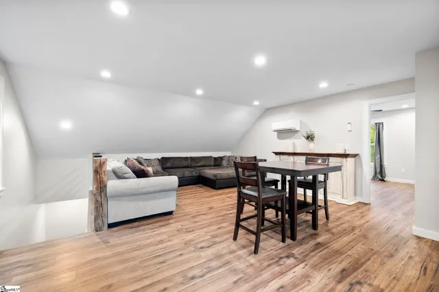 $839,900 | 814 Campobello-Gramling School Road, Campobello, SC 29322