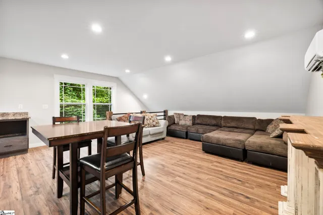 $839,900 | 814 Campobello-Gramling School Road, Campobello, SC 29322