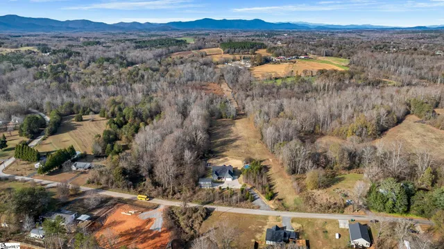 $839,900 | 814 Campobello-Gramling School Road, Campobello, SC 29322