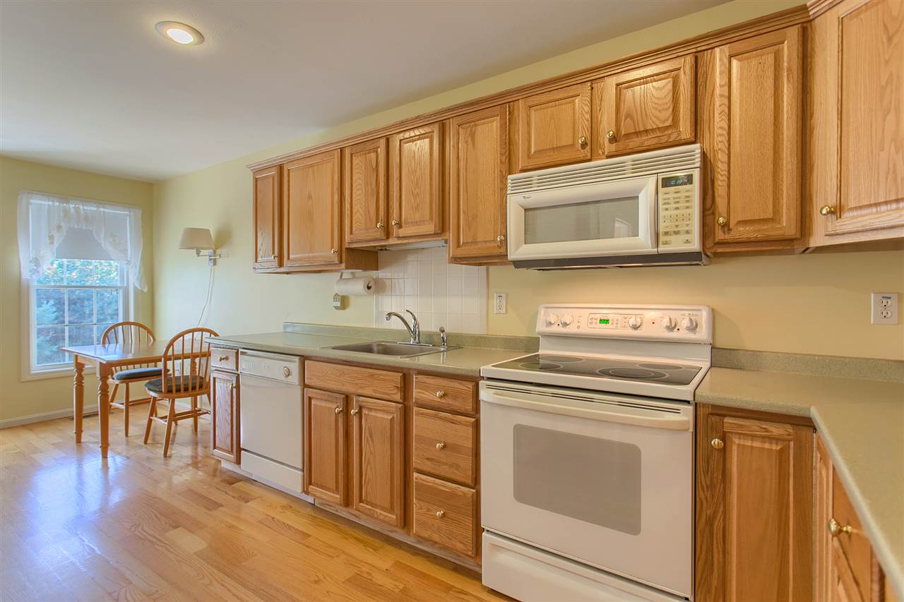 27 Pleasant Street, Unit 27 Windham, NH 03087 - Photo 18 of 39