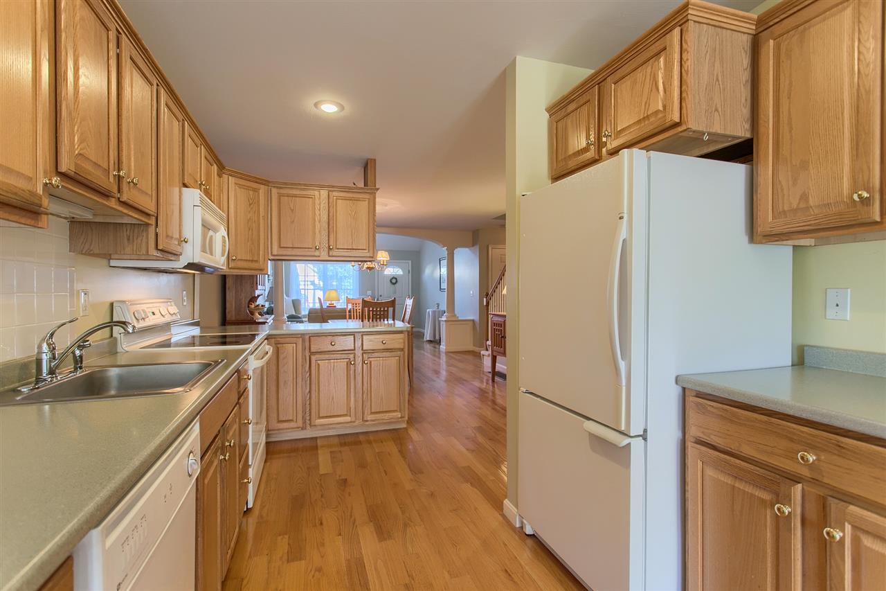 27 Pleasant Street, Unit 27 Windham, NH 03087 - Photo 20 of 39
