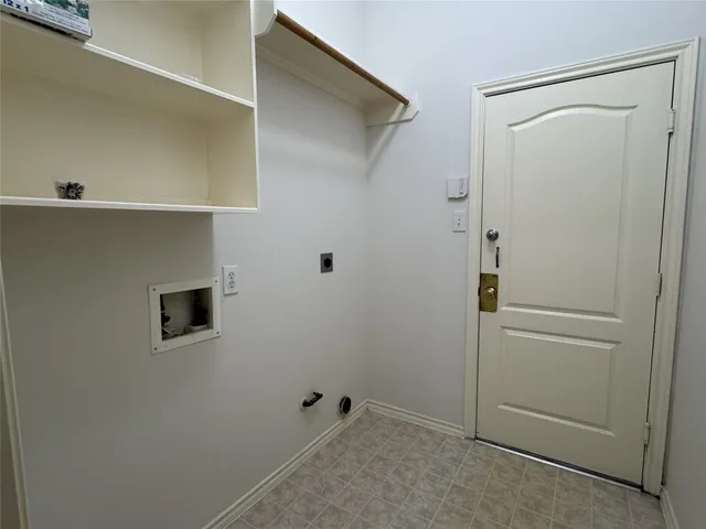 $2,200 | 9903 Edgewood Manor Court, Tomball, TX 77375