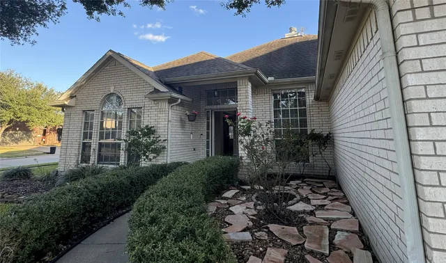 $2,200 | 9903 Edgewood Manor Court, Tomball, TX 77375