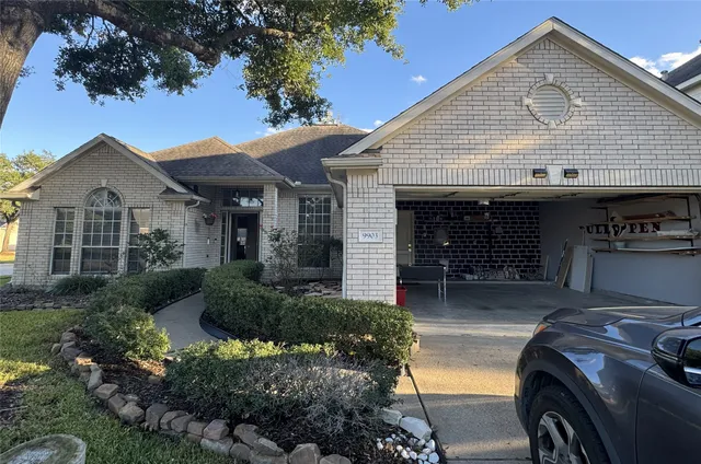 $2,200 | 9903 Edgewood Manor Court, Tomball, TX 77375
