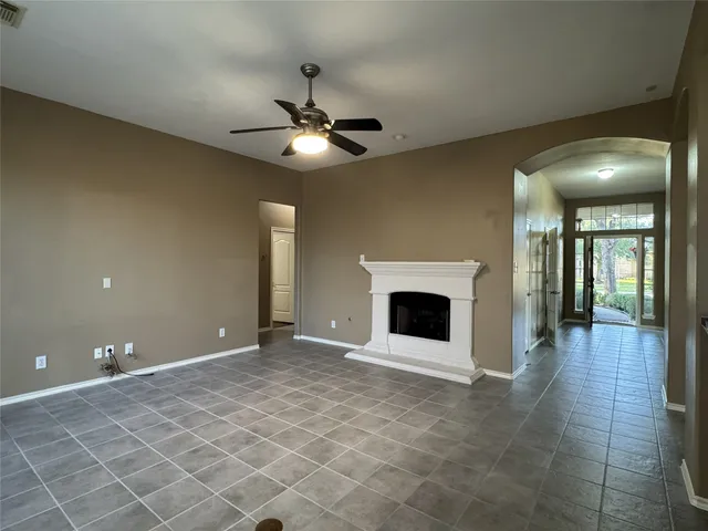 $2,200 | 9903 Edgewood Manor Court, Tomball, TX 77375