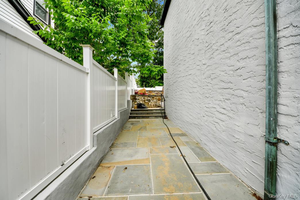 210 Rumsey Road Yonkers, NY 10705 - Photo 27 of 31