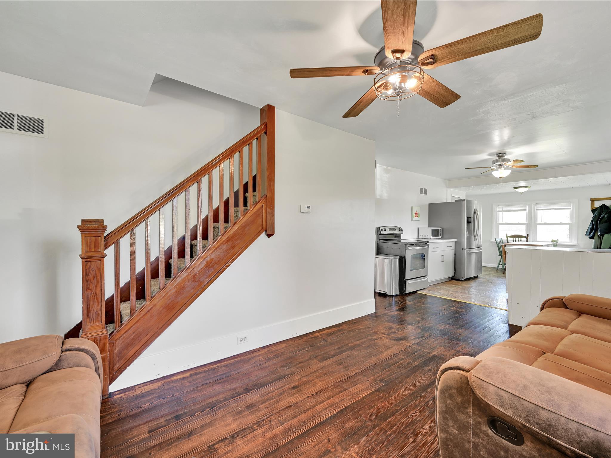 166 Rock Road Pine Grove, PA 17963 - Photo 5 of 24 Living Room