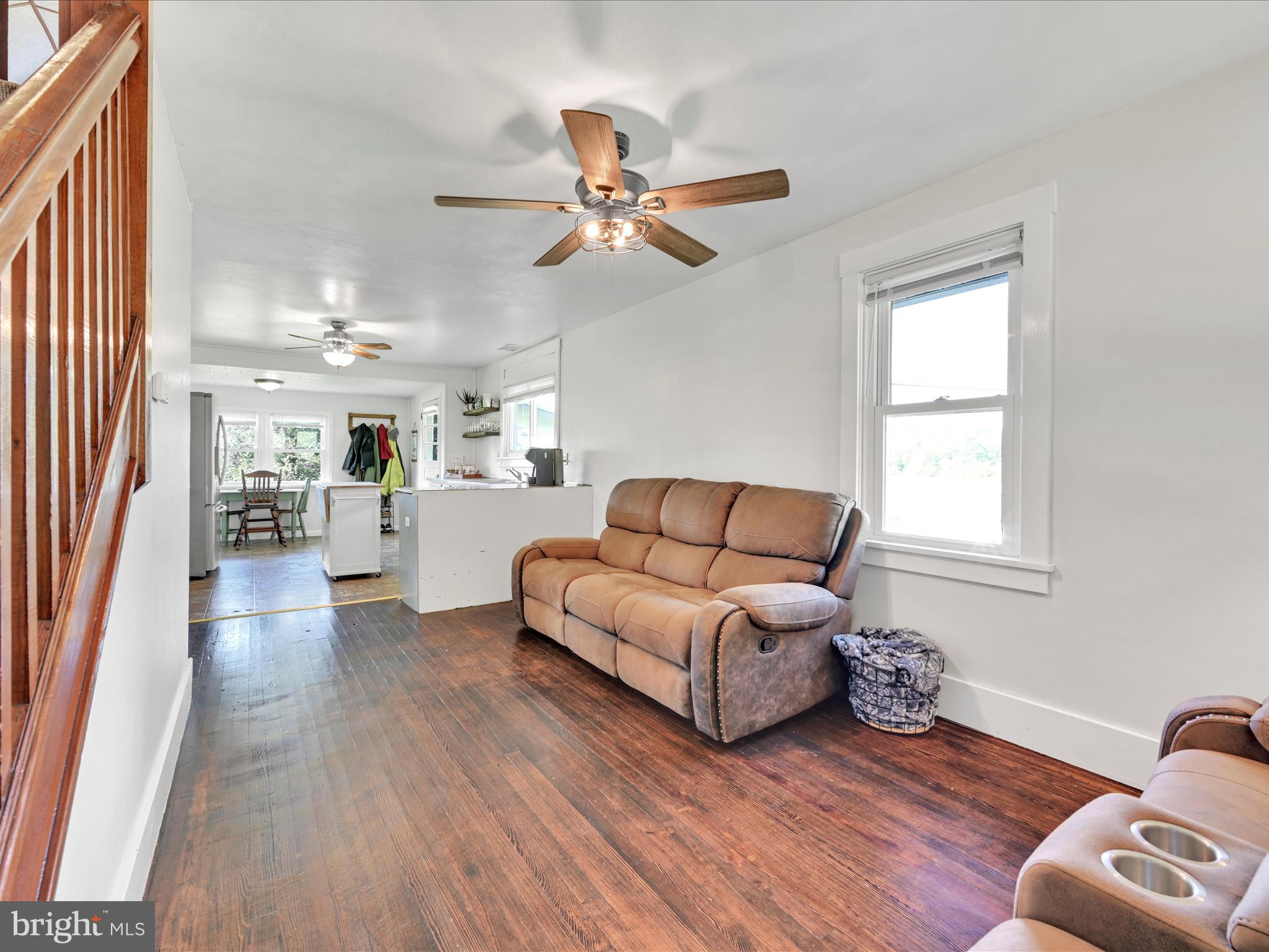 166 Rock Road Pine Grove, PA 17963 - Photo 6 of 24 Living Room