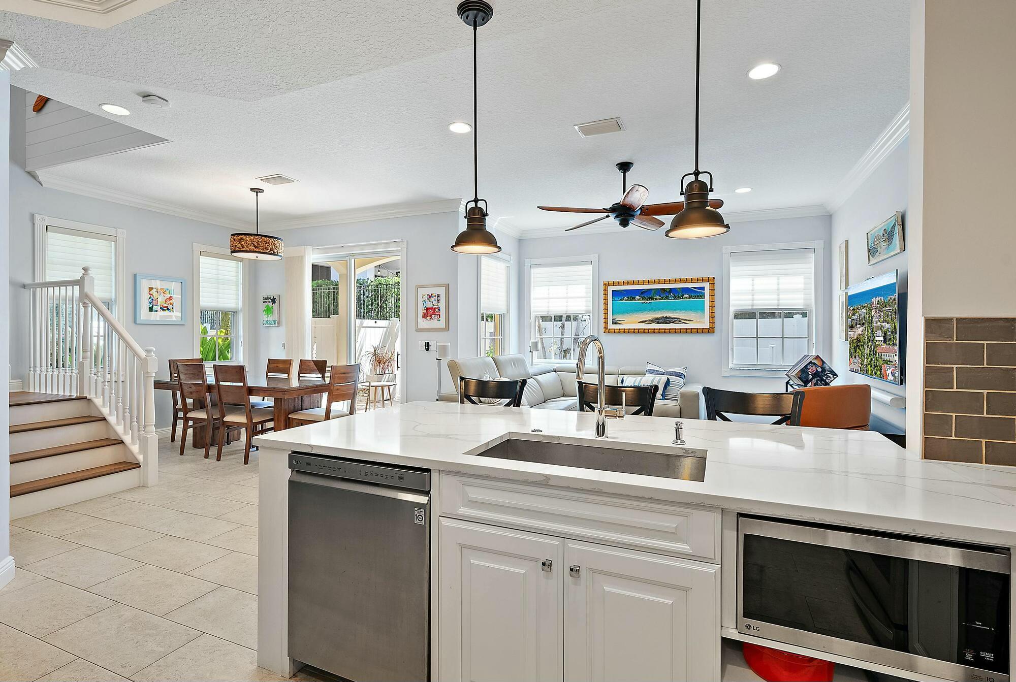 461 Ocean Ridge Way Juno Beach, FL 33408 - Photo 8 of 30 Kitchen towards family
