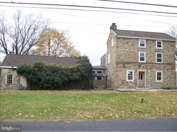 307 Church Road Norristown, PA 19403 - Photo 3 of 14 Gallery Image 3