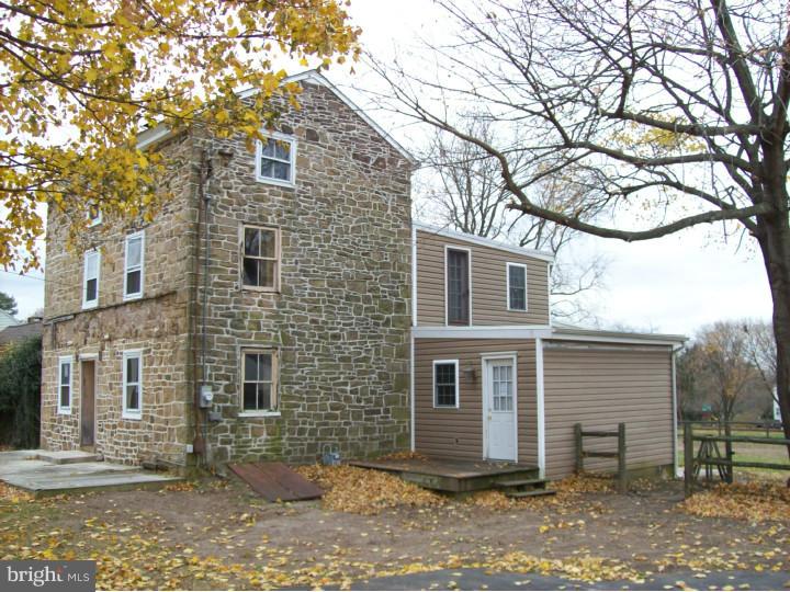 307 Church Road Norristown, PA 19403 - Photo 4 of 14 Gallery Image 4