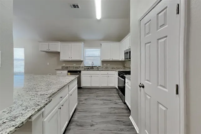 $2,425 | 4324 Highgate Road, Fort Worth, TX 76244