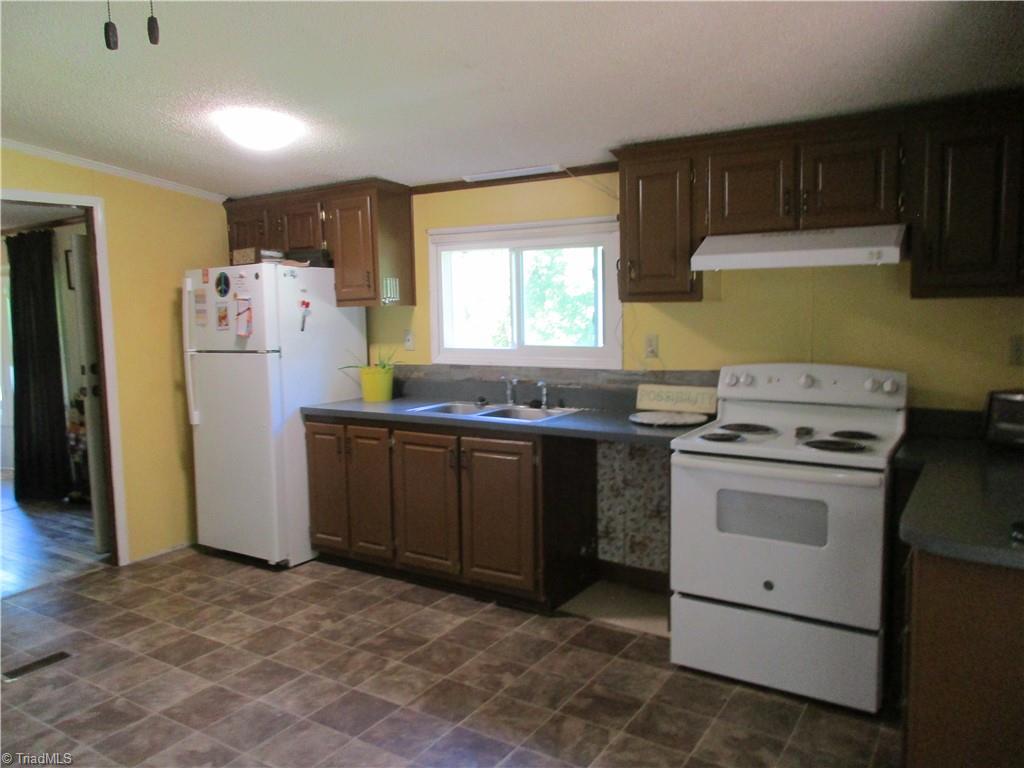 1093 Johnson Farm Road Pilot Mountain, NC 27041 - Photo 19 of 35 Gallery Image 19