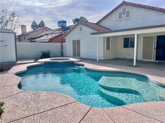 $2,400 | 4624 Reliant, North Las Vegas, NV 89031