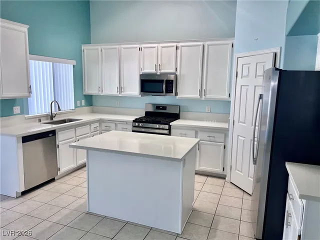 $2,400 | 4624 Reliant, North Las Vegas, NV 89031