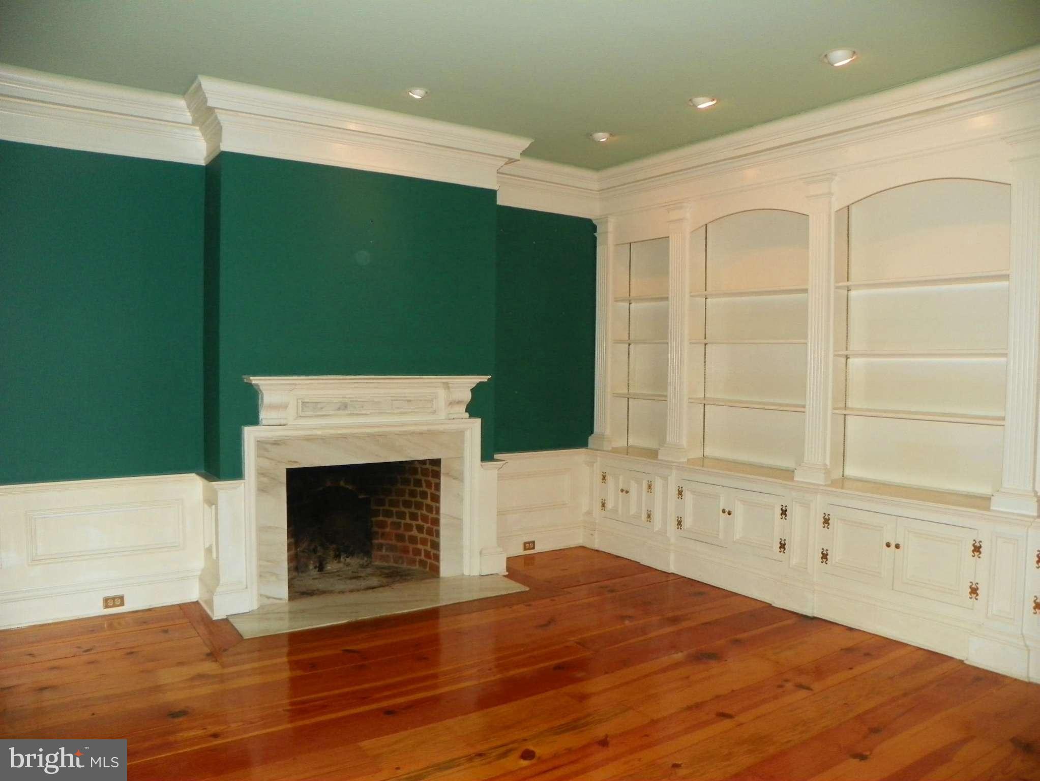 6387 Swains Road Marshall, VA 20115 - Photo 6 of 30 Living Room