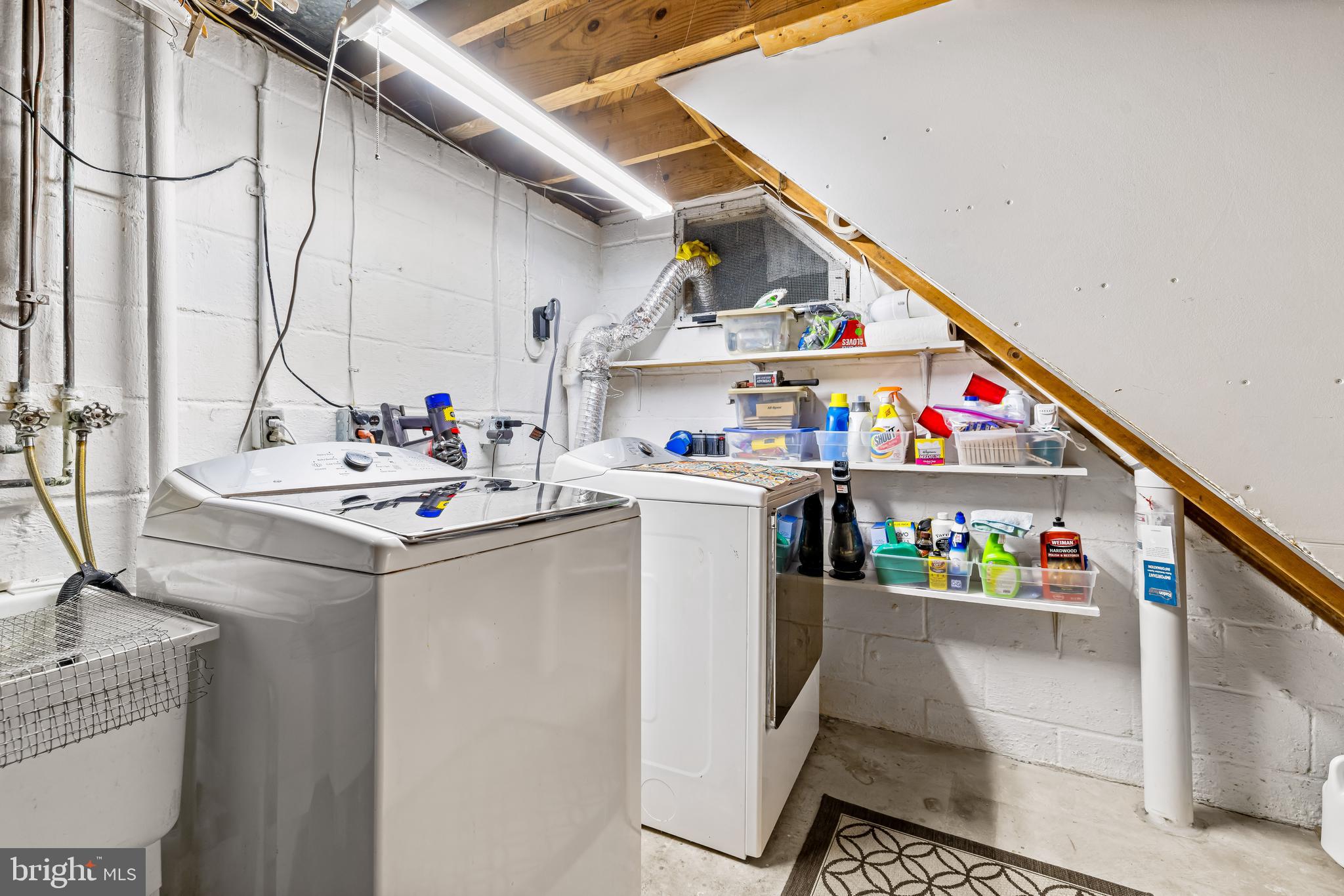 200 Purlington Road Lutherville-Timonium, MD 21093 - Photo 39 of 50 a utility room with dryer and washer