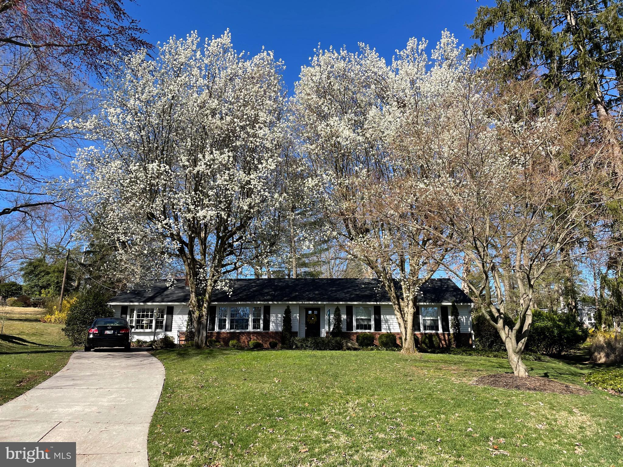 200 Purlington Road Lutherville-Timonium, MD 21093 - Photo 48 of 50 a front view of a house with a garden