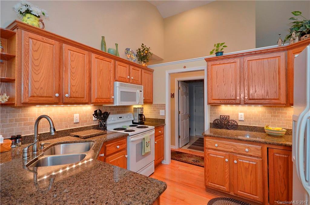 3105 Cove Loop Road, Unit 2` Hendersonville, NC 28739 - Photo 8 of 24 Gallery Image 8