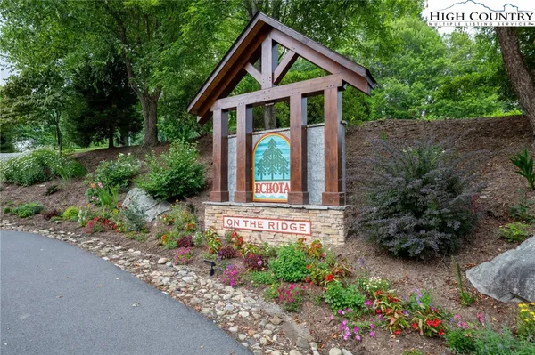 $1,399,900 | 660 Ridge Haven Parkway, Unit 660, Banner Elk, NC 28604