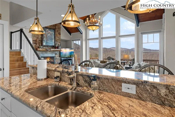 $1,399,900 | 660 Ridge Haven Parkway, Unit 660, Banner Elk, NC 28604