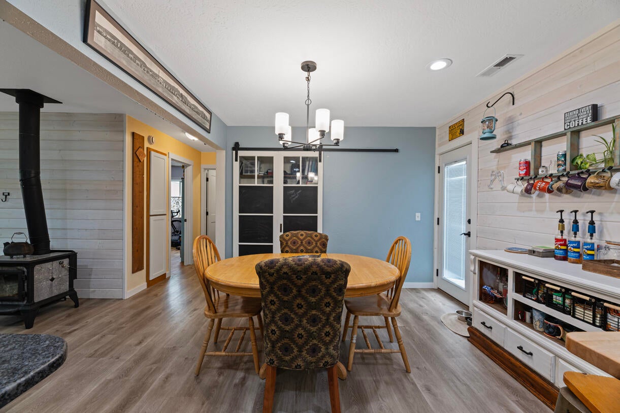 3747 Hilsinger Road Phoenix, OR 97535 - Photo 12 of 34 DSC_4419