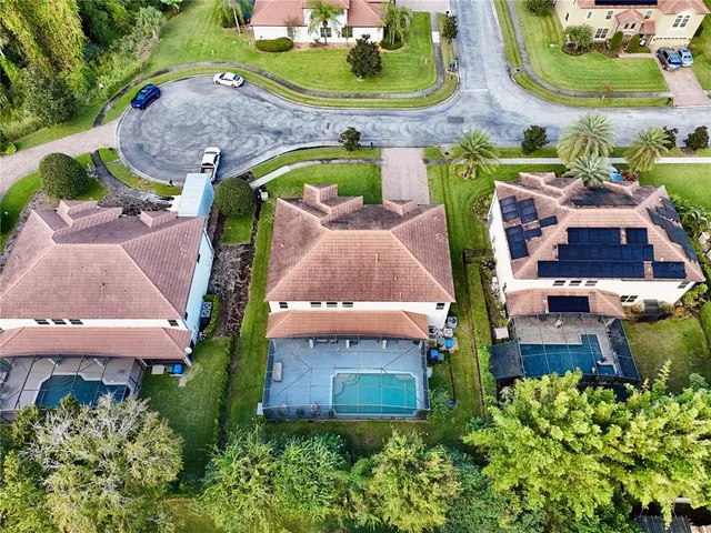 a black and white photo of a living room