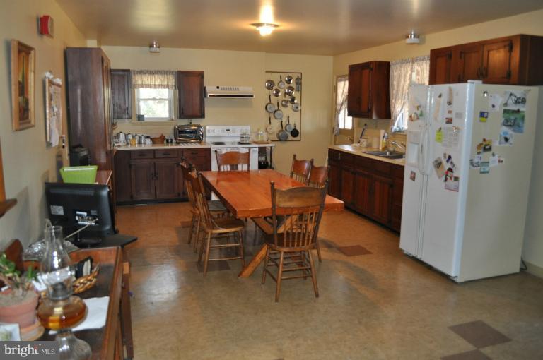 936 Stone Road Westminster, MD 21158 - Photo 14 of 18 Kitchen
