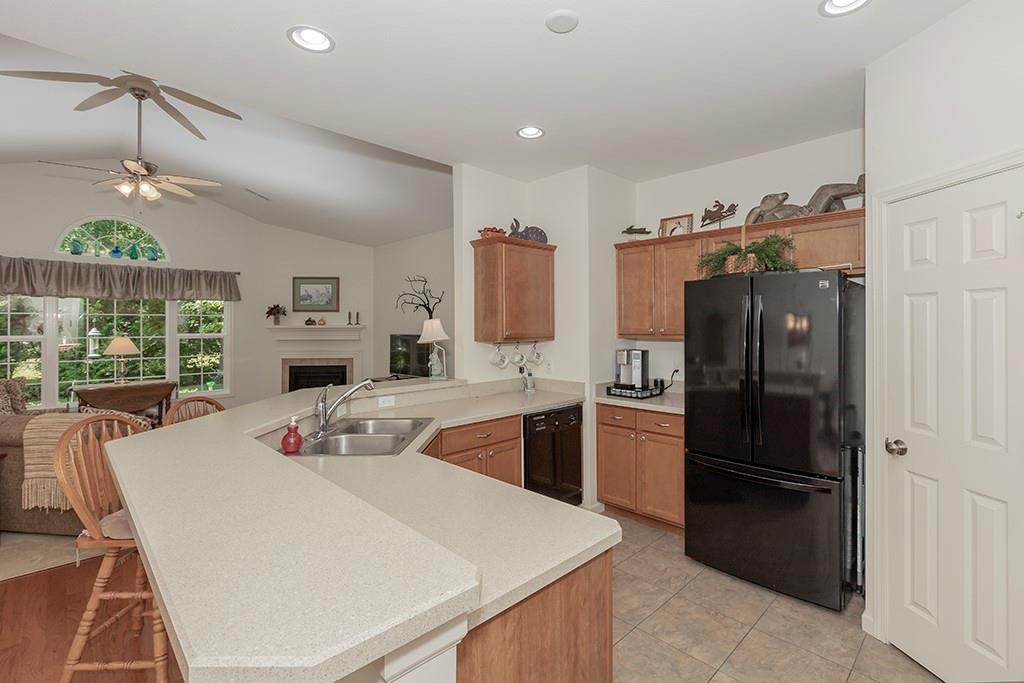 248 Stonegate Blvd Condo Hermitage, PA 16148 - Photo 6 of 25