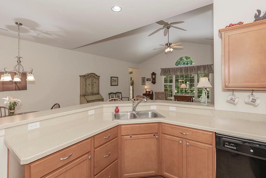 248 Stonegate Blvd Condo Hermitage, PA 16148 - Photo 7 of 25