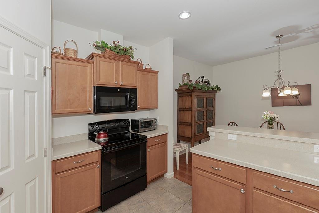 248 Stonegate Blvd Condo Hermitage, PA 16148 - Photo 8 of 25