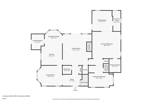 a view of livingroom with furniture