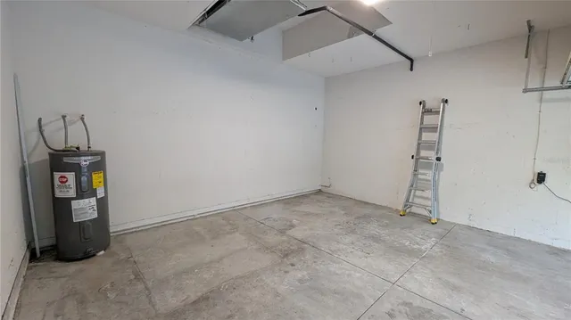 $2,000 | 2606 Fiddlestick Circle, Unit 2606, Lutz, FL 33559