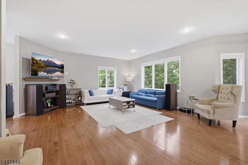 18 Puddingstone Road Morris Plains, NJ 07950 - Photo 11 of 39