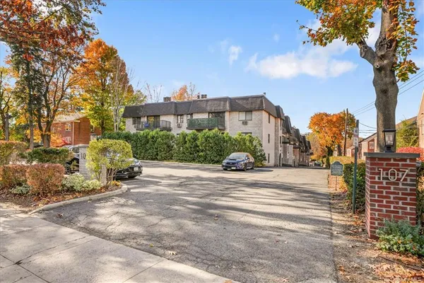 $545,000 | 107 Broadway, Unit 14A, Valhalla, NY 10595