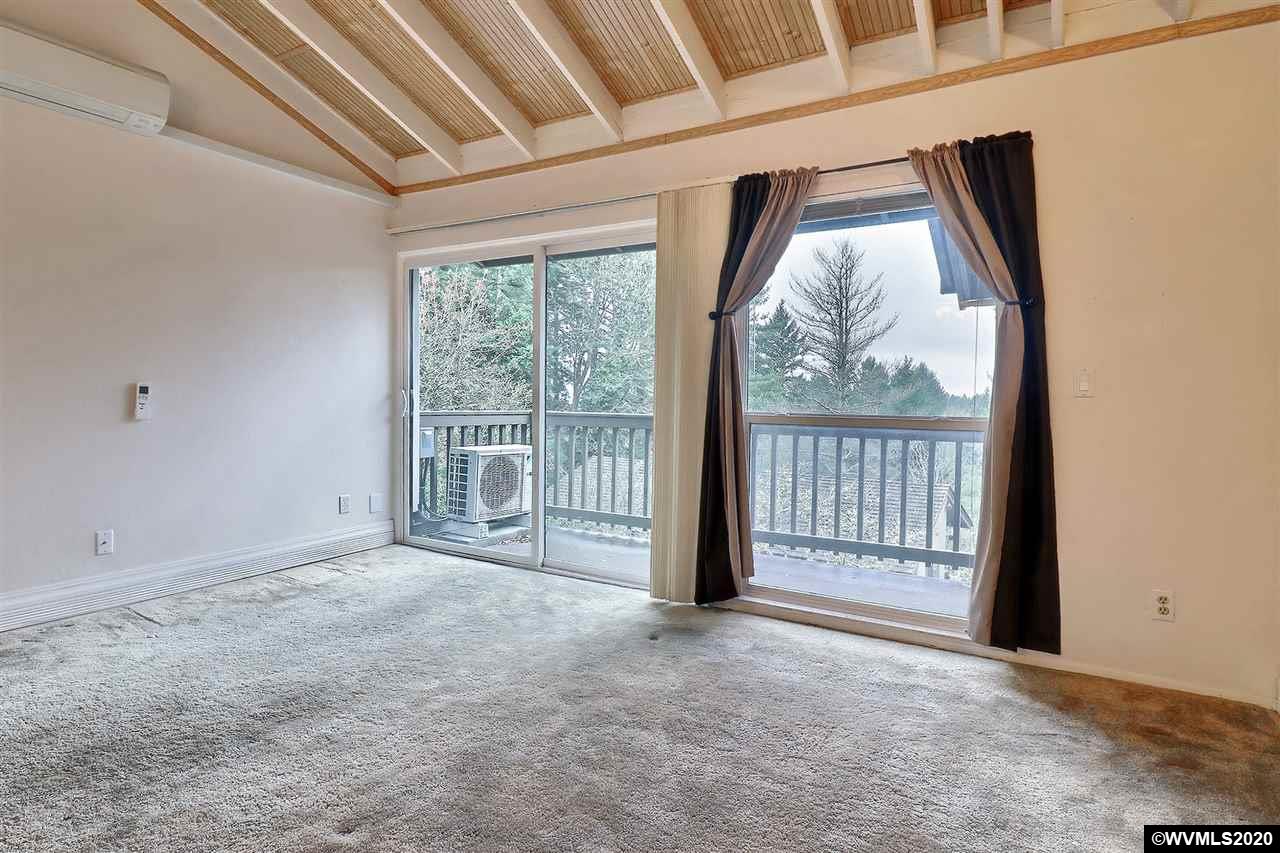 7748 Southwest Barnes Road Portland, OR 97225 - Photo 8 of 24 Gallery Image 8